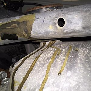 Leak near Differential Bushing-kq7rcc1.jpg